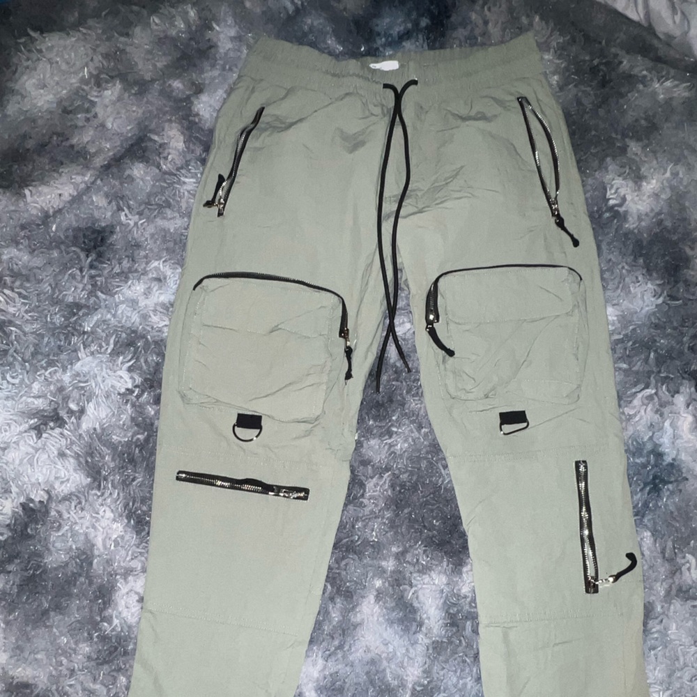 Green cargo pants